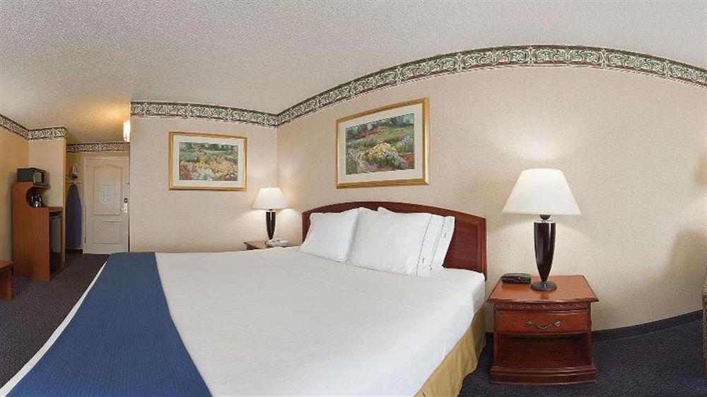 Holiday Inn Express Hotel & Suites Reading By Ihg Exterior foto