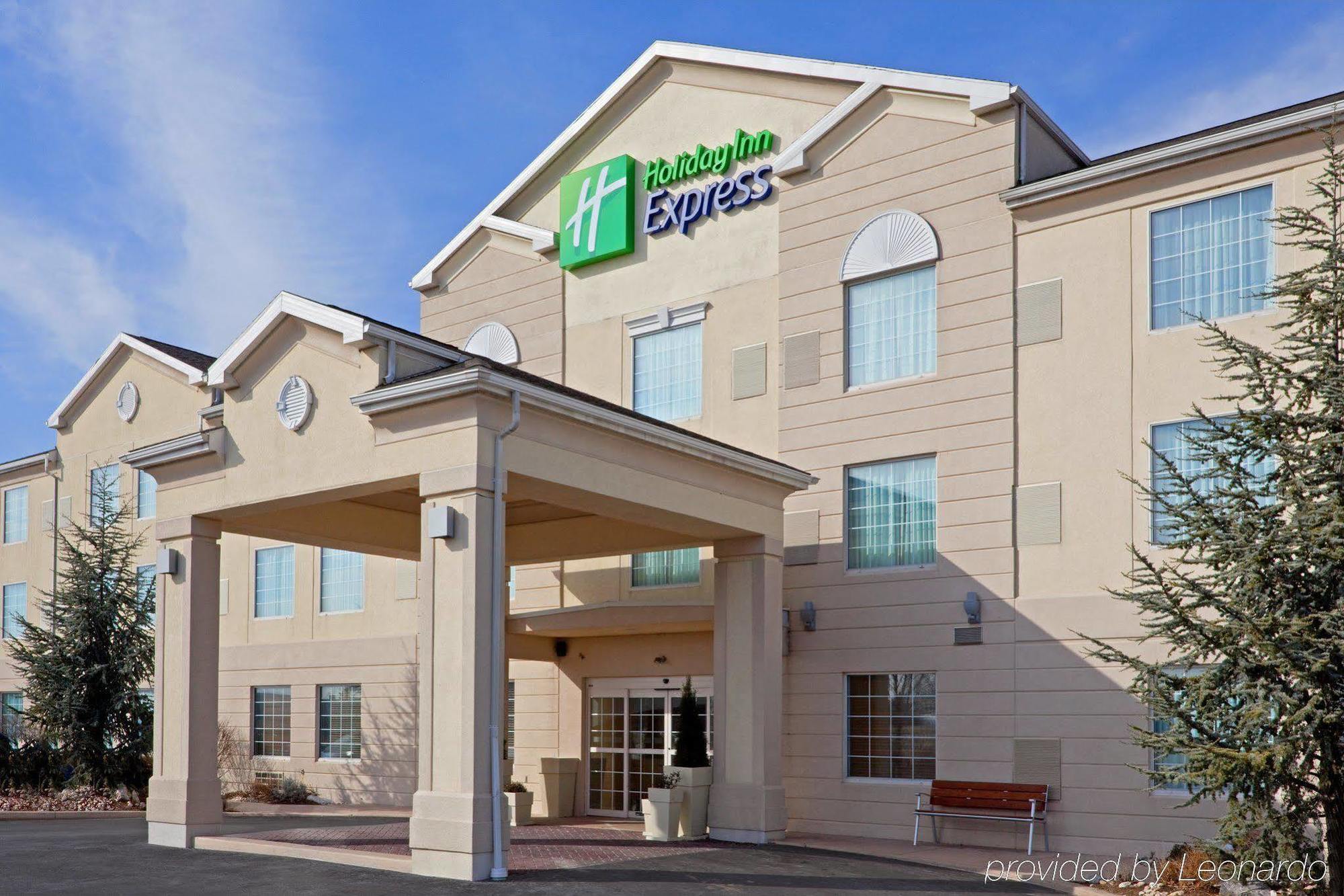 Holiday Inn Express Hotel & Suites Reading, An Ihg Hotel Exterior foto