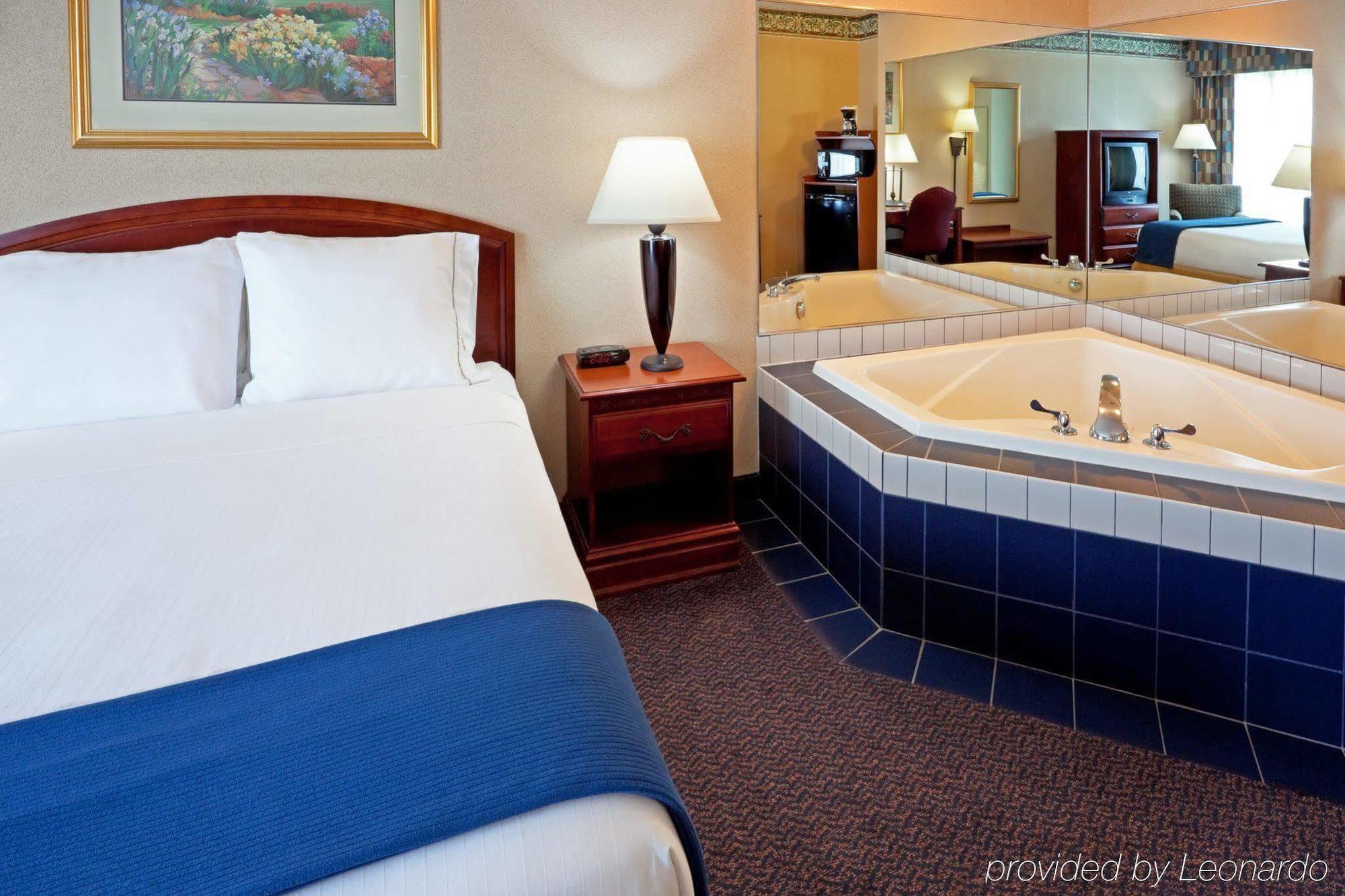 Holiday Inn Express Hotel & Suites Reading By Ihg Exterior foto